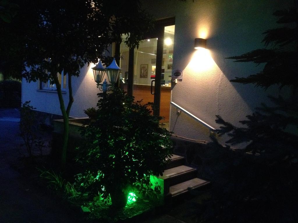 Hotel Acqua Marina Albissola Marina Exterior foto